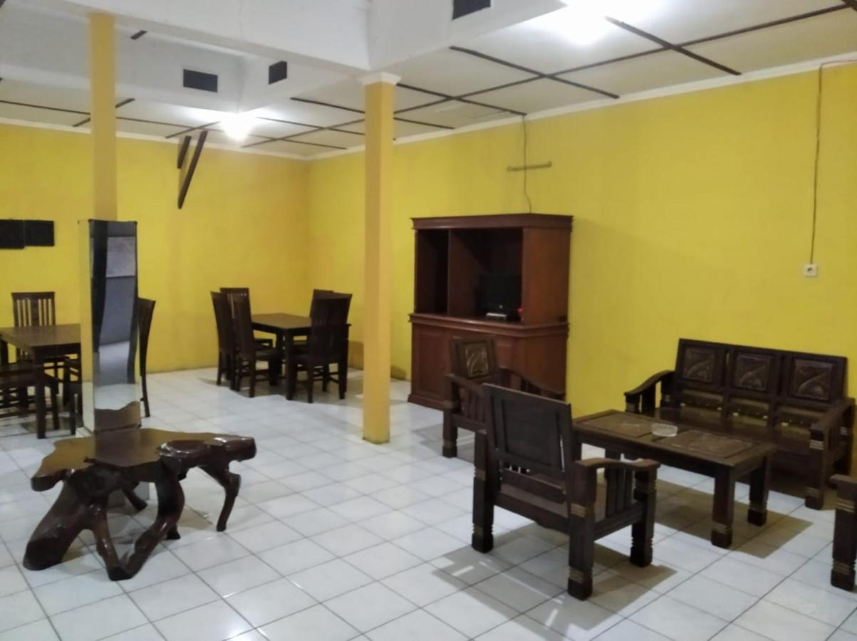 Hotel Dirgantara Parakan  Exteriér fotografie